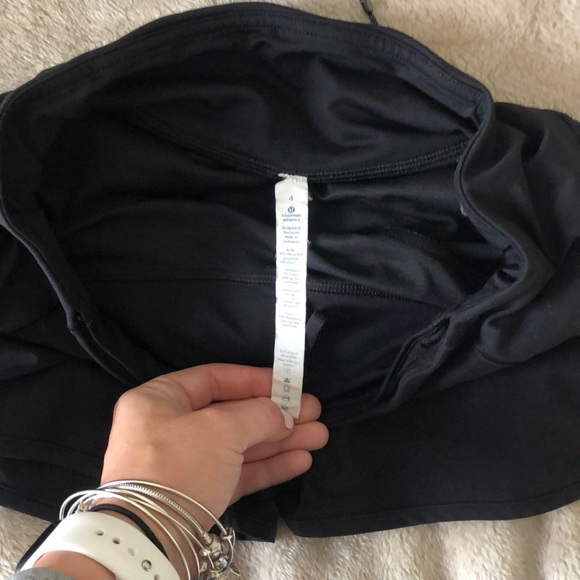 Lululemon run times short - Picture 3 of 5